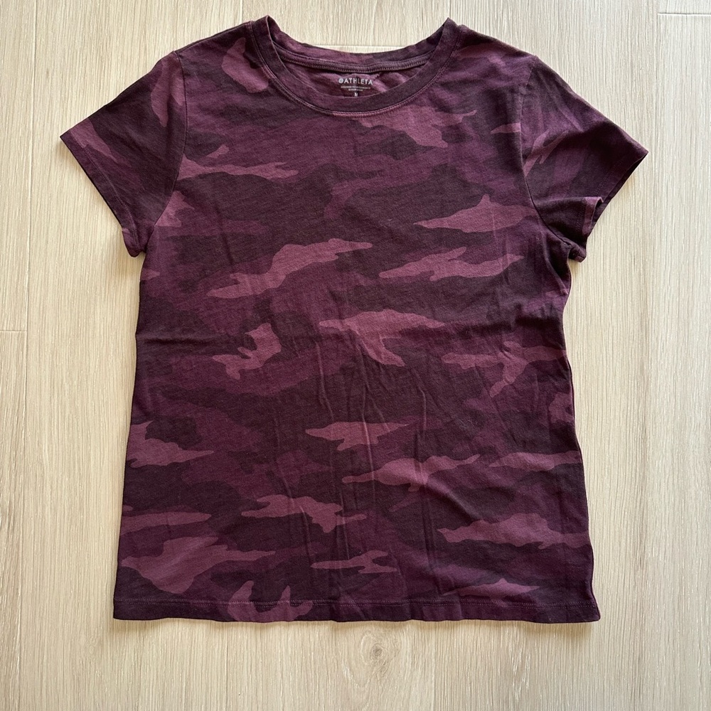 Athleta Daily Camo Crew T-Shirt Women’s M Red Activewear Tee